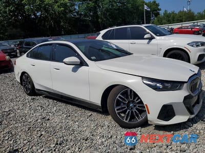 Czwarte zdjęcie samochodu z boku: 2024 BMW 530 XI VIN:WBA53FJ01RCP95115 - miniatura