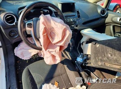 Zdjęcie 8 z 12 samochodu: 2016 FORD FIESTA SE VIN:3FADP4BJ6GM133357 - miniatura