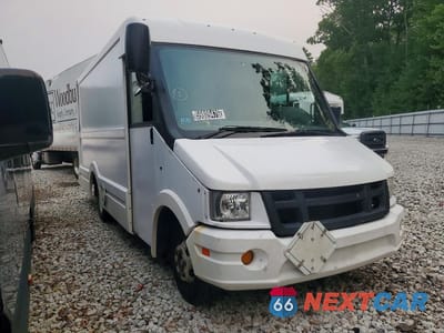 Czwarte zdjęcie samochodu z boku: 2013 ISUZU NPR DELIVERY VAN VIN:JALB4T175D7W00518 - miniatura