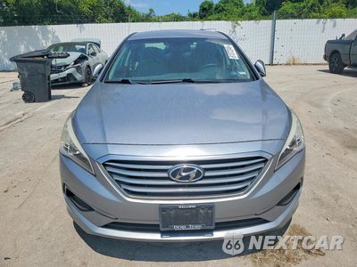 Piąte zdjęcie samochodu w środku: 2017 HYUNDAI SONATA SE VIN:5NPE24AF3HH462545 - miniatura