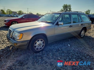 1995 MERCEDES-BENZ E 320 WDBEA92E4SF319352 - główne zdjęcie licytacji z USA - miniatura