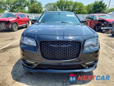 Piąte zdjęcie samochodu w środku: 2022 CHRYSLER 300 TOURING L VIN:2C3CCASG4NH222455 - miniatura