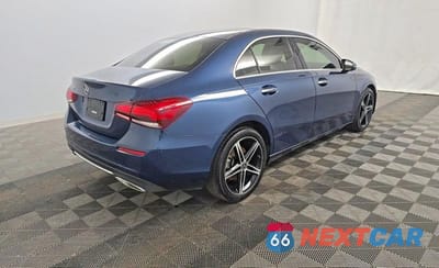 Czwarte zdjęcie samochodu z boku: 2022 MERCEDES-BENZ A 220 VIN:W1K3G4EB0NJ353212 - miniatura