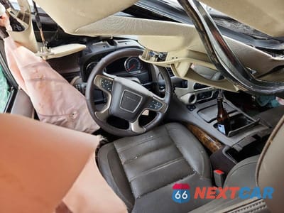 Zdjęcie 8 z 12 samochodu: 2016 GMC YUKON DENALI VIN:1GKS2CKJ4GR277786 - miniatura