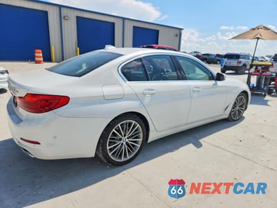Trzecie zdjęcie samochodu z tyłu: 2019 BMW 540 I VIN:WBAJE5C5XKWE66142 - miniatura
