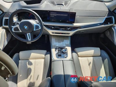 Zdjęcie 8 z 13 samochodu: 2023 BMW X7 M60I VIN:5UX33EM07P9R70556 - miniatura