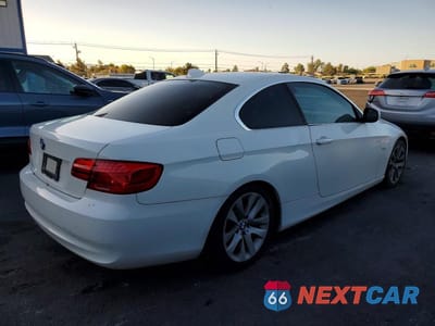 Trzecie zdjęcie samochodu z tyłu: 2011 BMW 328 I SULEV VIN:WBAKE5C52BE429934 - miniatura
