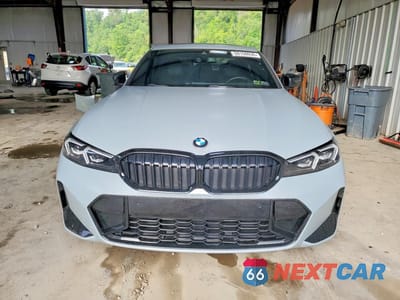 Piąte zdjęcie samochodu w środku: 2023 BMW 330XI VIN:3MW89FF0XP8D66502 - miniatura