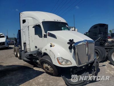 Czwarte zdjęcie samochodu z boku: 2020 KENWORTH T680 SEMI TRUCK VIN:1XKYDP9X1LJ397902 - miniatura