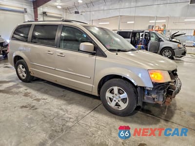 Czwarte zdjęcie samochodu z boku: 2009 DODGE GRAND CARAVAN SXT VIN:2D8HN54159R596229 - miniatura