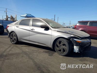 Czwarte zdjęcie samochodu z boku: 2025 HYUNDAI ELANTRA SEL SPORT VIN:KMHLM4DG1SU874610 - miniatura