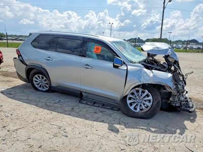 Czwarte zdjęcie samochodu z boku: 2025 TOYOTA GRAND HIGHLANDER XLE VIN:5TDAAAB59SS082861 - miniatura