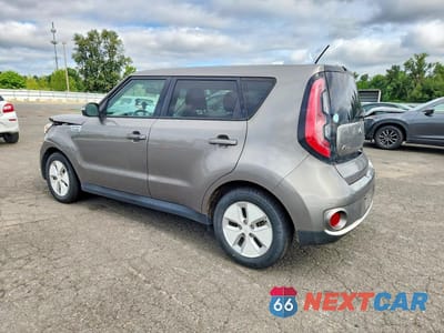 Drugie zdjęcie samochodu z przodu: 2016 KIA SOUL EV BASE VIN:KNDJP3AEXG7006093 - miniatura