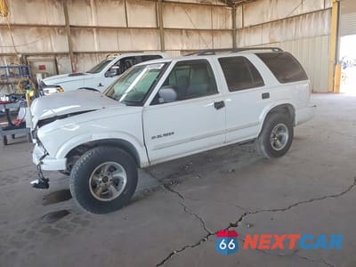 2004 CHEVROLET BLAZER 1GNCS13X24K155933 - główne zdjęcie licytacji z USA - miniatura