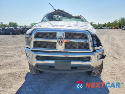Piąte zdjęcie samochodu w środku: 2018 RAM 2500 SLT VIN:3C6UR5DL6JG405843 - miniatura