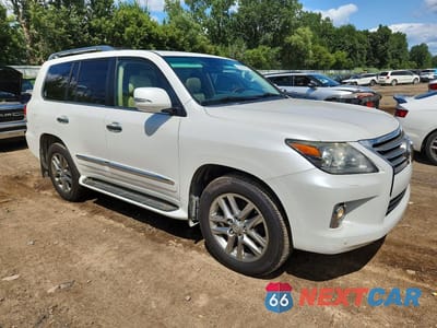 Czwarte zdjęcie samochodu z boku: 2013 LEXUS LX 570 VIN:JTJHY7AX1D4108252 - miniatura