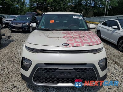 Piąte zdjęcie samochodu w środku: 2020 KIA SOUL VIN:KNDJ23AU0L7020990 - miniatura