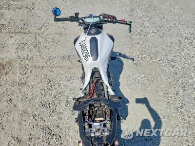 Zdjęcie 6 z 9 samochodu: 2015 YAMAHA FZ07 VIN:JYARM06E6FA003322 - miniatura