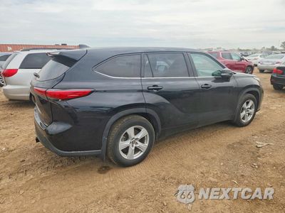 Trzecie zdjęcie samochodu z tyłu: 2021 TOYOTA HIGHLANDER LE VIN:5TDBZRBH9MS524398 - miniatura