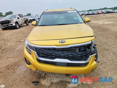 Piąte zdjęcie samochodu w środku: 2021 KIA SELTOS SX VIN:KNDETCA24M7173306 - miniatura