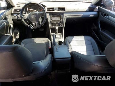 Zdjęcie 8 z 12 samochodu: 2015 VOLKSWAGEN PASSAT S VIN:1VWAT7A33FC085630 - miniatura