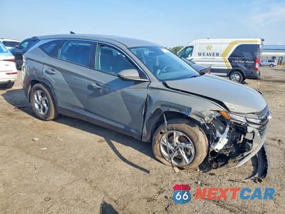 Czwarte zdjęcie samochodu z boku: 2024 HYUNDAI TUCSON SE VIN:5NMJACDEXRH412464 - miniatura