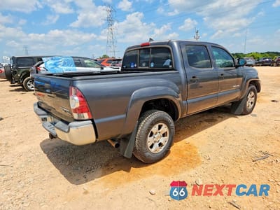 Trzecie zdjęcie samochodu z tyłu: 2015 TOYOTA TACOMA DOUBLE CAB PRERUNNER VIN:3TMJU4GN7FM175384 - miniatura