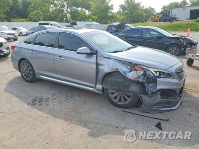 Czwarte zdjęcie samochodu z boku: 2017 HYUNDAI SONATA SPORT VIN:5NPE34AF1HH525638 - miniatura