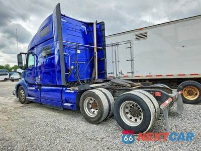 Drugie zdjęcie samochodu z przodu: 2020 VOLVO VNL SEMI TRUCK VIN:4V4NC9EJ8LN269331 - miniatura