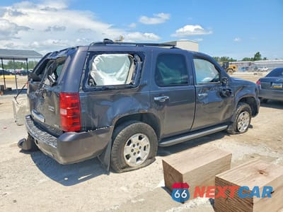 Trzecie zdjęcie samochodu z tyłu: 2010 CHEVROLET TAHOE K1500 LT VIN:1GNUKBE02AR207185 - miniatura