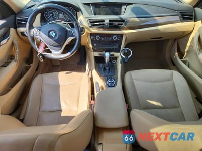 Zdjęcie 8 z 13 samochodu: 2013 BMW X1 XDRIVE35I VIN:WBAVM5C52DVV90562 - miniatura