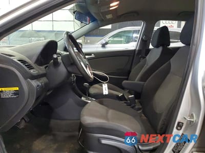 Zdjęcie 7 z 12 samochodu: 2012 HYUNDAI ACCENT VIN:KMHCT5AE4CU033541 - miniatura