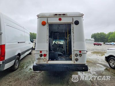 Zdjęcie 9 z 13 samochodu: 2014 FORD E350 SHUTTLE BUS VIN:1FDEE3FL3EDA13217 - miniatura