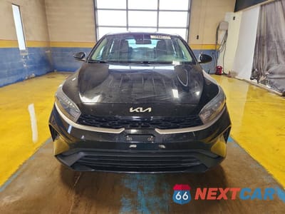 Piąte zdjęcie samochodu w środku: 2023 KIA FORTE LXS VIN:3KPF24AD1PE540536 - miniatura