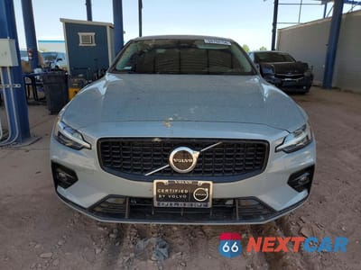 Piąte zdjęcie samochodu w środku: 2024 VOLVO S60 CORE VIN:7JRL12TK6RG316298 - miniatura
