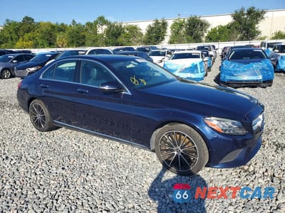 Czwarte zdjęcie samochodu z boku: 2019 MERCEDES-BENZ C 300 VIN:55SWF8DB1KU308350 - miniatura