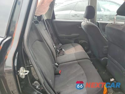 Zdjęcie 10 z 12 samochodu: 2011 HONDA FIT SPORT VIN:JHMGE8H54BS004976 - miniatura