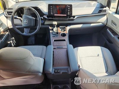 Zdjęcie 8 z 13 samochodu: 2024 TOYOTA SIENNA LE VIN:5TDBRKEC3RS219106 - miniatura