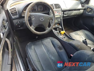 Zdjęcie 8 z 12 samochodu: 2002 MERCEDES-BENZ CLK 430 VIN:WDBLK70G62T103758 - miniatura