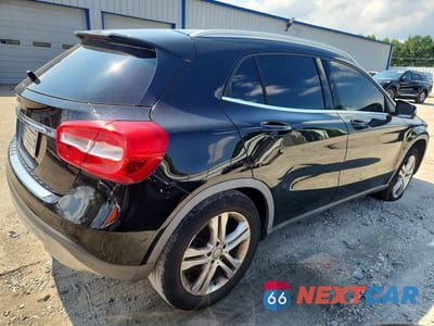 Trzecie zdjęcie samochodu z tyłu: 2016 MERCEDES-BENZ GLA 250 VIN:WDCTG4EB2GJ191901 - miniatura