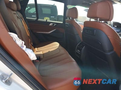 Zdjęcie 11 z 13 samochodu: 2022 BMW X5 M50I VIN:5UXJU4C00N9K17187 - miniatura