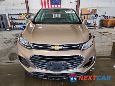 Piąte zdjęcie samochodu w środku: 2018 CHEVROLET TRAX LS VIN:3GNCJKSB9JL403832 - miniatura