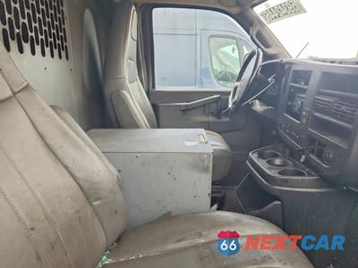 Zdjęcie 11 z 13 samochodu: 2021 CHEVROLET EXPRESS G2500 VIN:1GCWGAFP5M1302125 - miniatura