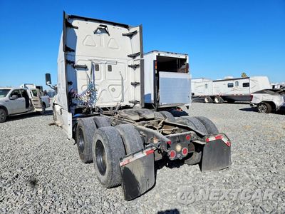 Drugie zdjęcie samochodu z przodu: 2014 FREIGHTLINER CASCADIA SEMI TRUCK VIN:1FUJGLD53ELFH6721 - miniatura