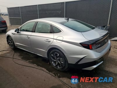 Drugie zdjęcie samochodu z przodu: 2025 HYUNDAI SONATA SEL VIN:KMHL64JA0SA452162 - miniatura
