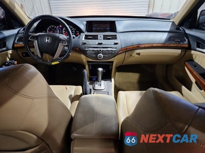 Zdjęcie 8 z 12 samochodu: 2011 HONDA ACCORD EXL VIN:1HGCP2F8XBA068094 - miniatura