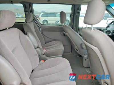 Zdjęcie 10 z 12 samochodu: 2001 CHRYSLER TOWN & COUNTRY LX VIN:2C4GP44351R422925 - miniatura