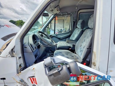 Zdjęcie 7 z 14 samochodu: 2006 DODGE SPRINTER 2500 DELIVERY VAN VIN:WD8PD144765954556 - miniatura