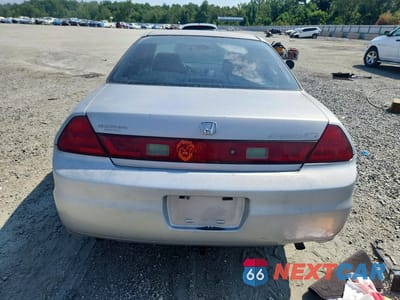 Zdjęcie 6 z 12 samochodu: 2002 HONDA ACCORD EX VIN:1HGCG225X2A006187 - miniatura