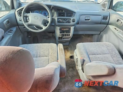 Zdjęcie 8 z 13 samochodu: 2001 TOYOTA SIENNA LE VIN:4T3ZF13CX1U342568 - miniatura